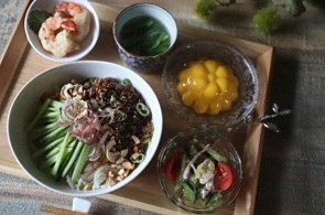 汁なし担々麺