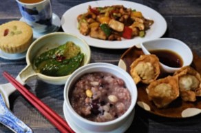 鶏のカシューナッツ炒めと薬膳粥