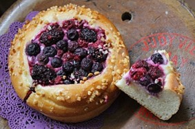 ベリーチーズケーキブレッド