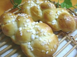 オレンジの編み込みパン