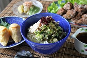 山形だしのぶっかけそうめんとしそ胡麻いなり