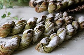 ほうじ茶餡のねじりパン