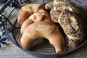 塩バターパンと餡塩バターパン