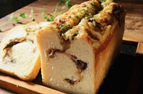 きのこベーコンチーズ食パン